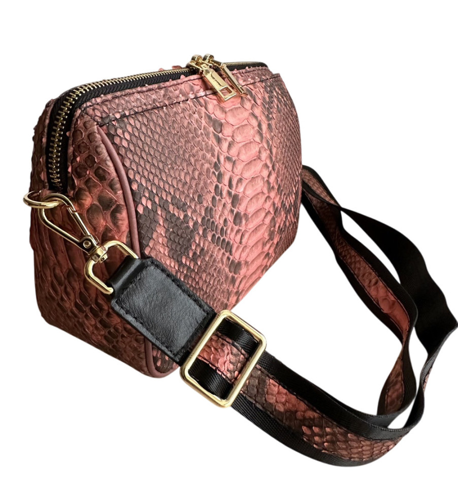 Сумка жіноча кросбоді із натуральної шкіри пітона  Ekzotic Leather пудрова рожева (snc 01)
