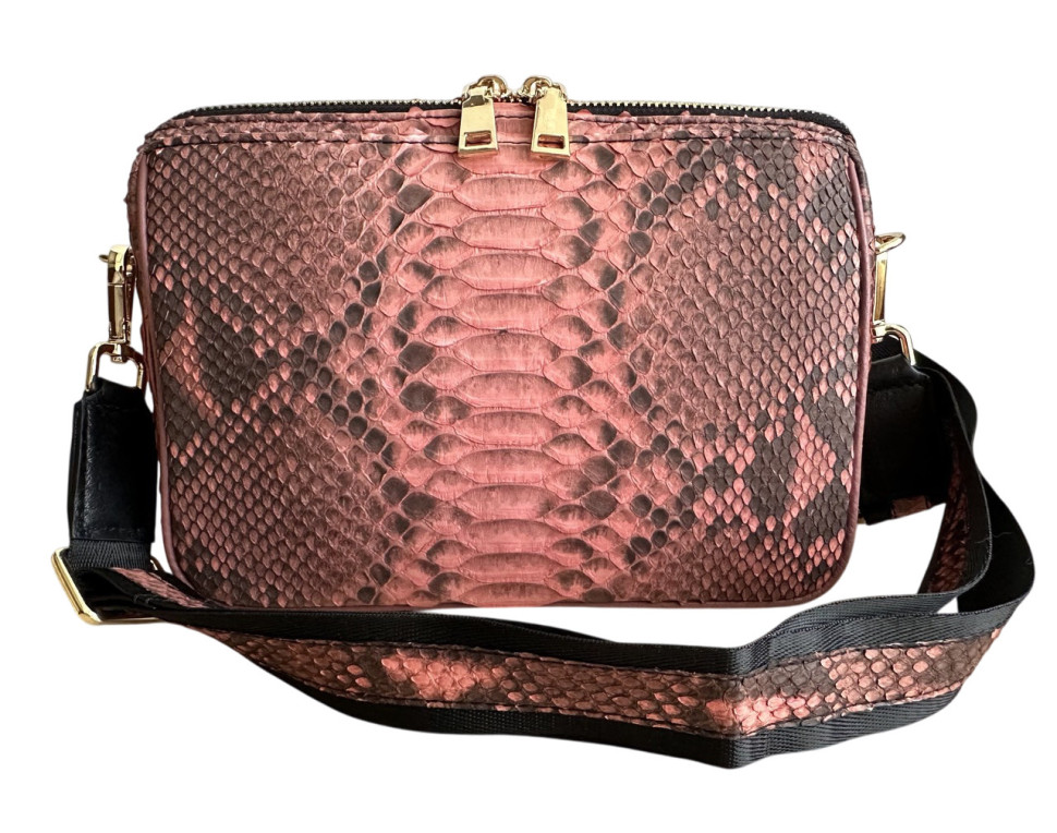 Сумка жіноча кросбоді із натуральної шкіри пітона  Ekzotic Leather пудрова рожева (snc 01)