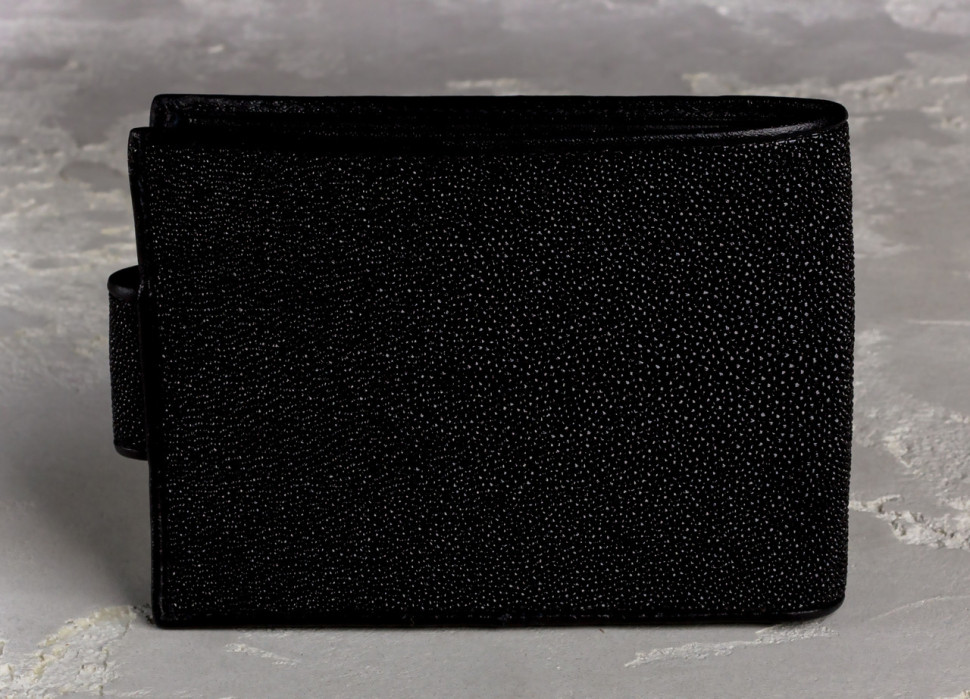 Кошелек из кожи морского ската с хлястиком  Ekzotic Leather Черный (stw22)