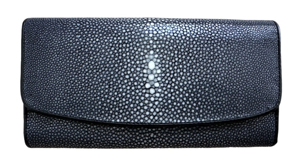 Гаманець жіночий із натуральної шліфованої шкіри ската чорний Ekzotic leather (stw4)